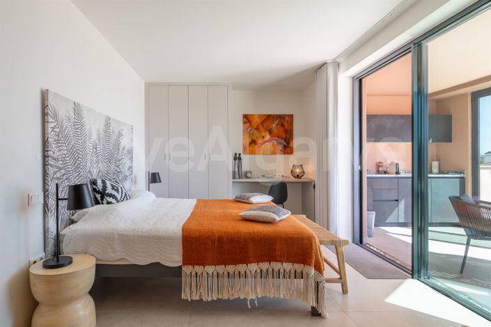 Image No.38-4 Bed Property for sale