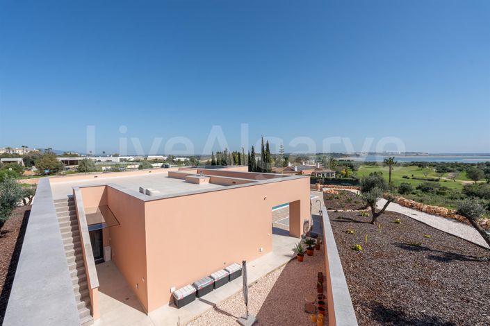 Image No.48-4 Bed Property for sale