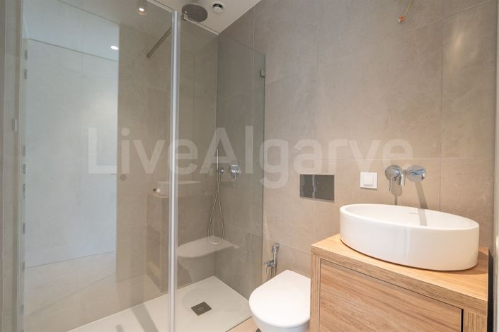 Image No.16-4 Bed Apartment for sale