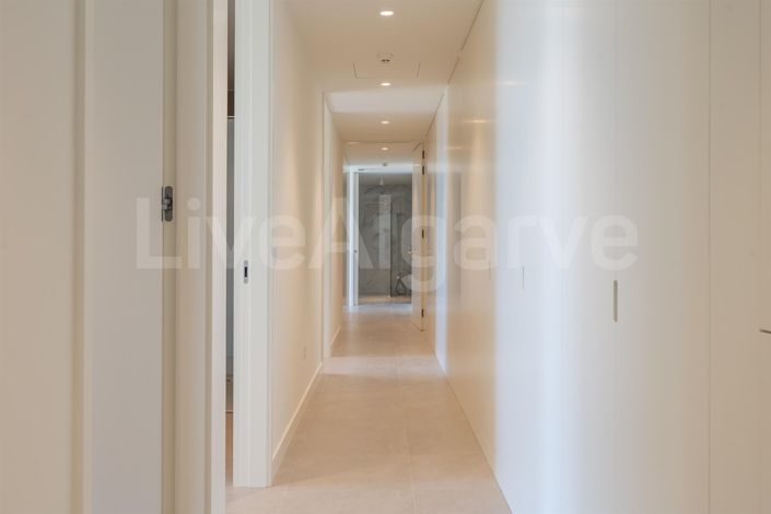 Image No.17-4 Bed Apartment for sale