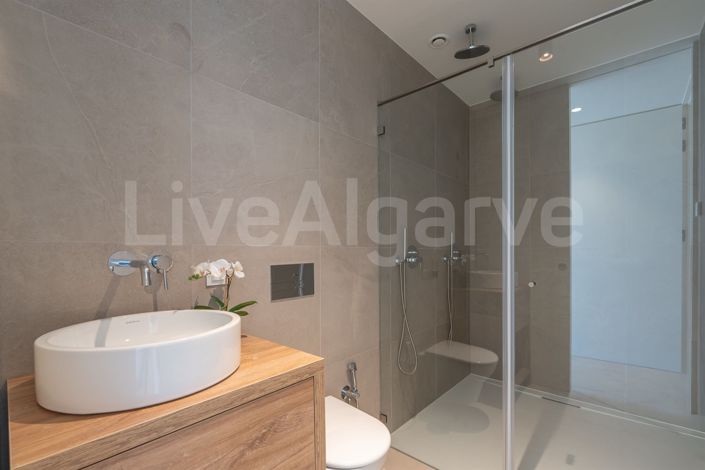 Image No.30-4 Bed Apartment for sale
