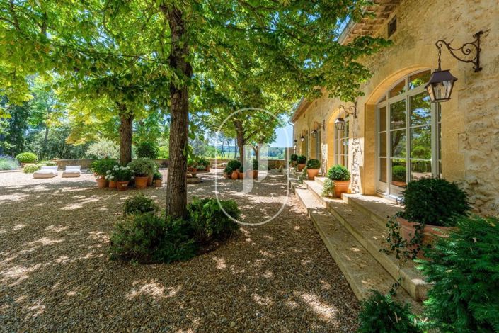 Image No.6-8 Bed House for sale