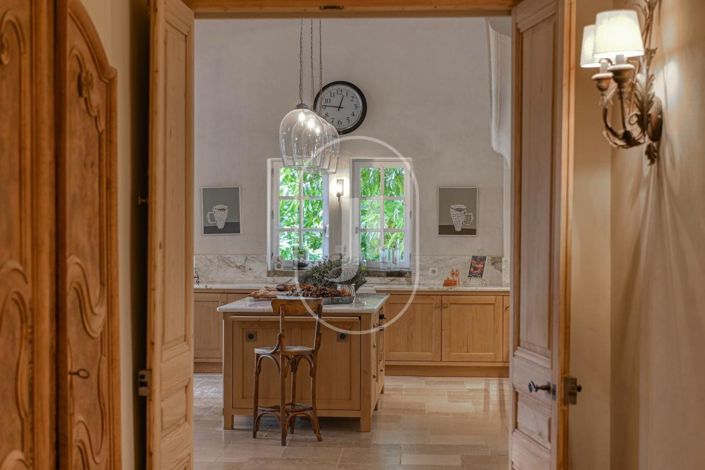 Image No.9-8 Bed House for sale