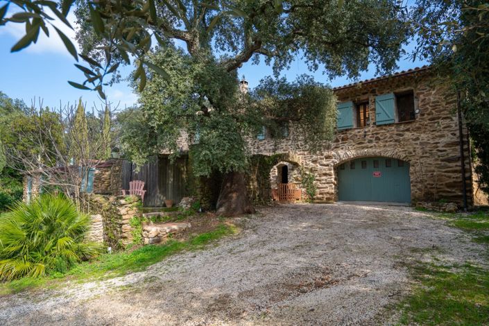 Image No.2-4 Bed House for sale