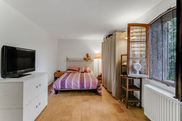 Image No.9-4 Bed House for sale
