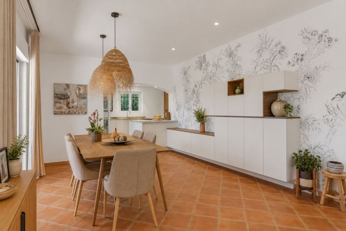 Image No.6-4 Bed House for sale