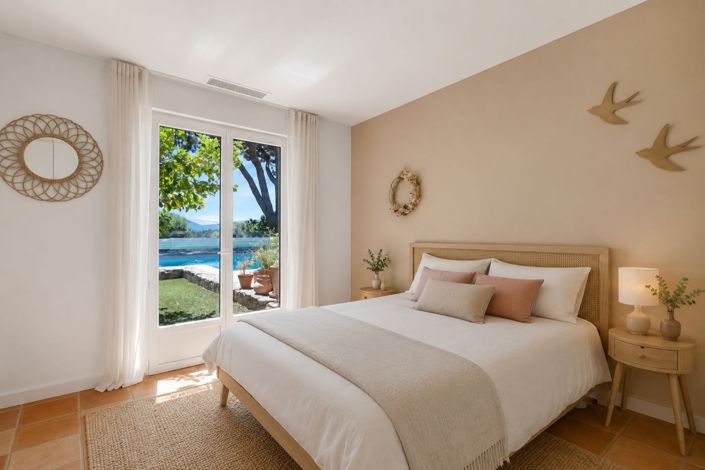 Image No.8-4 Bed House for sale