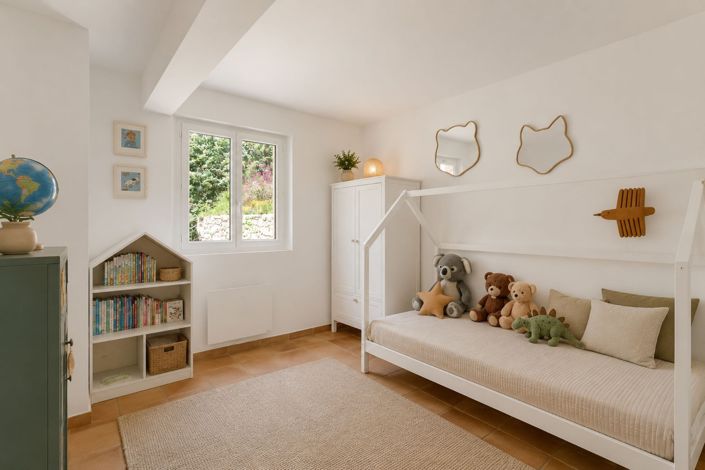 Image No.9-4 Bed House for sale