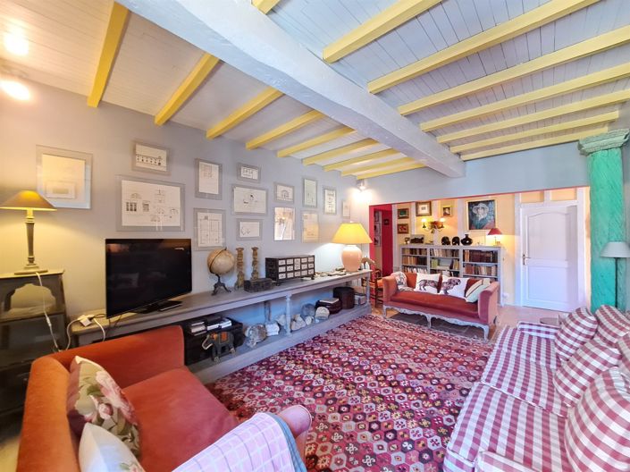 Image No.17-10 Bed House for sale