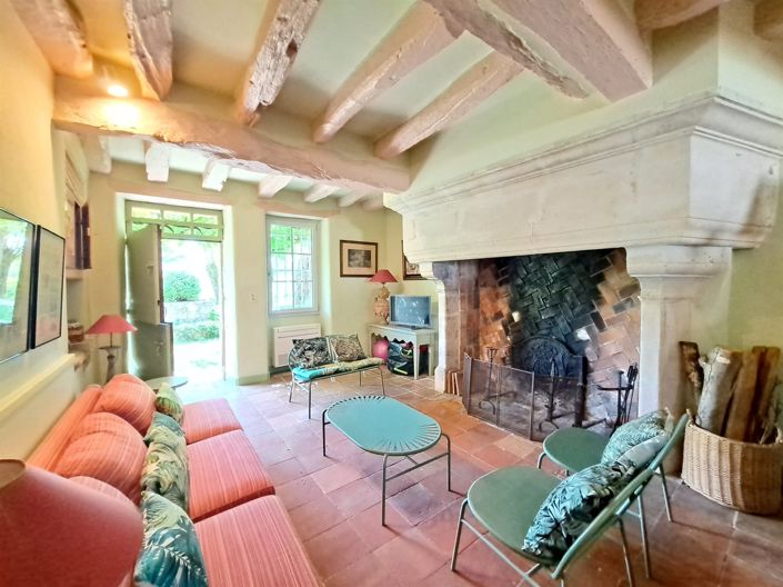 Image No.28-10 Bed House for sale