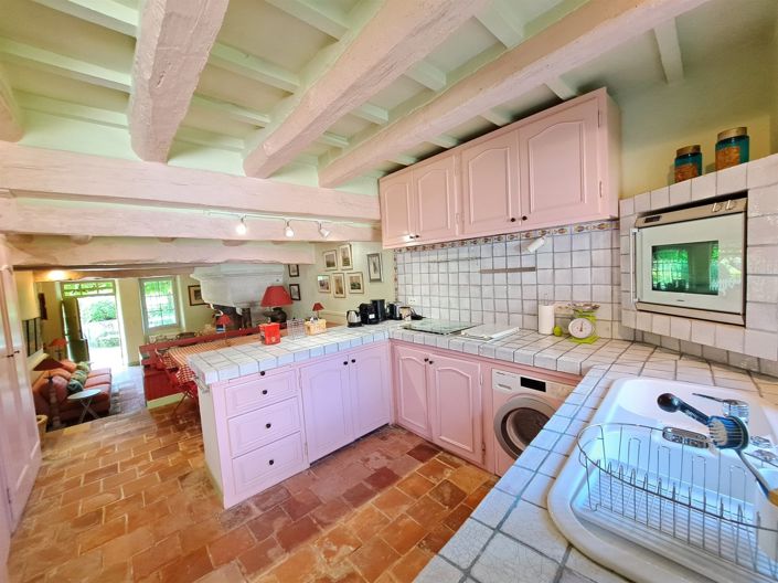 Image No.30-10 Bed House for sale