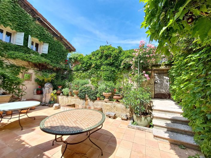 Image No.5-10 Bed House for sale