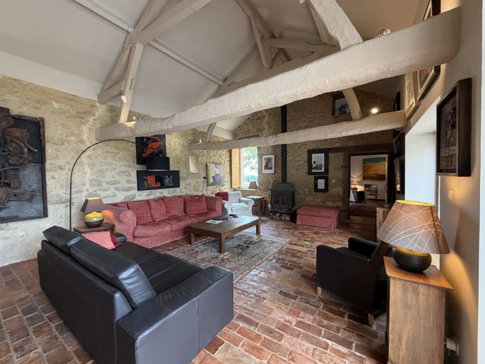 Image No.6-5 Bed House for sale