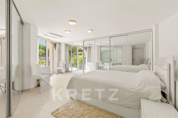 Image No.10-6 Bed House for sale