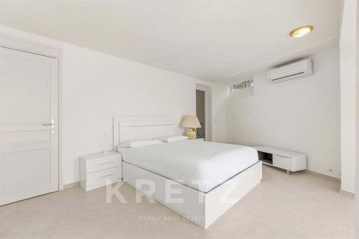 Image No.12-6 Bed House for sale