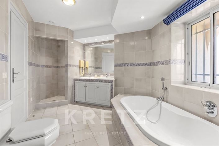 Image No.13-6 Bed House for sale