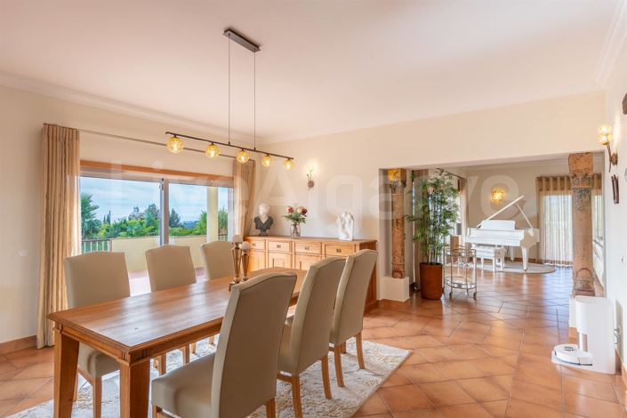 Image No.19-3 Bed House for sale