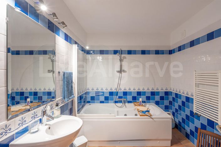 Image No.56-3 Bed House for sale