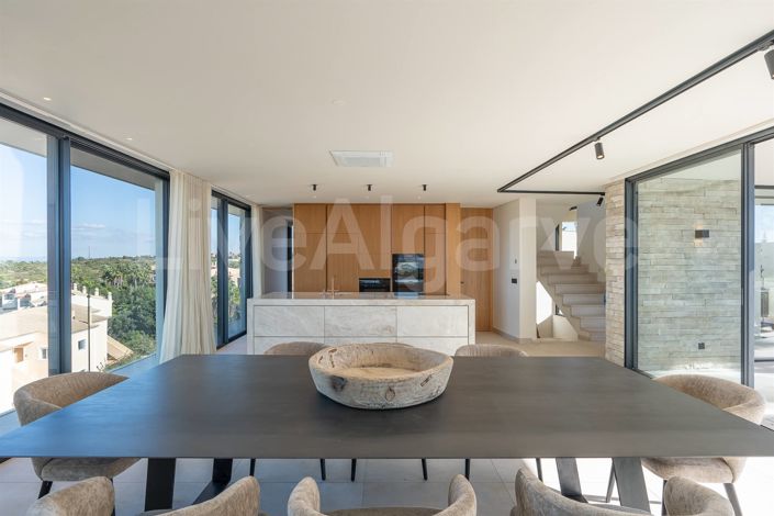 Image No.20-5 Bed House for sale