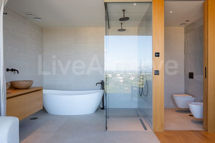 Image No.58-5 Bed House for sale