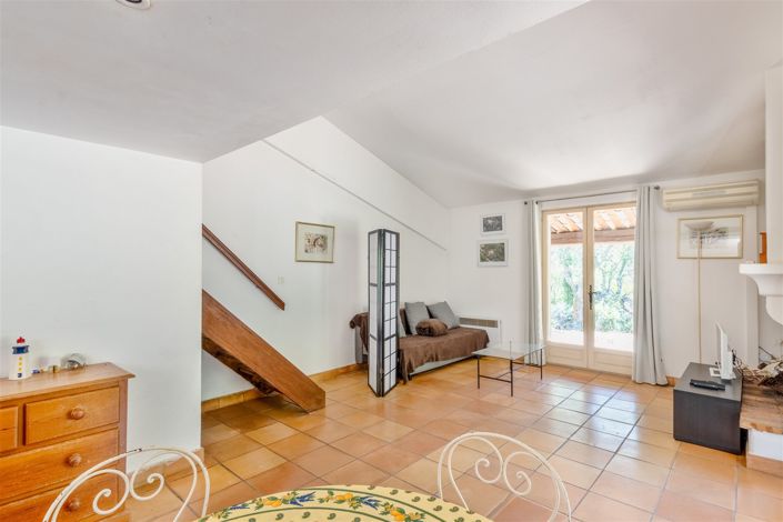 Image No.20-8 Bed House for sale