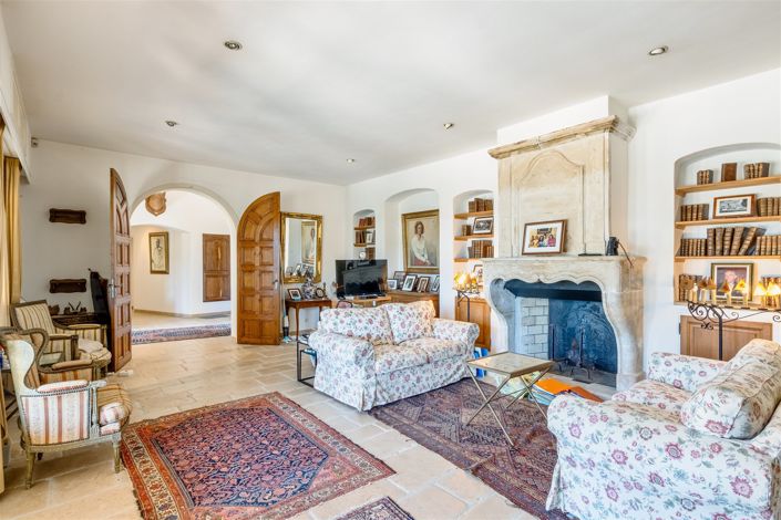 Image No.3-8 Bed House for sale
