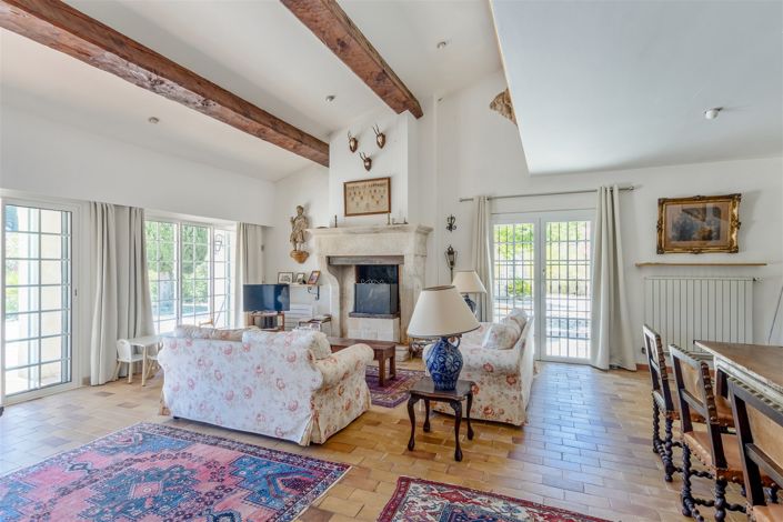 Image No.7-8 Bed House for sale