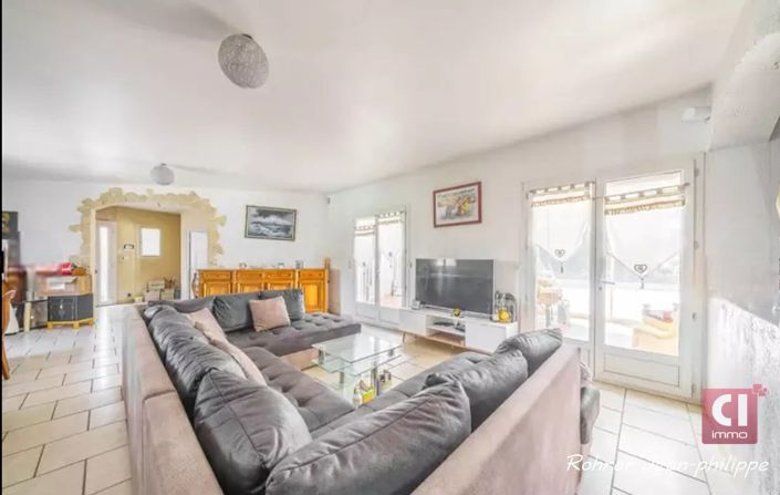 Image No.7-3 Bed House for sale