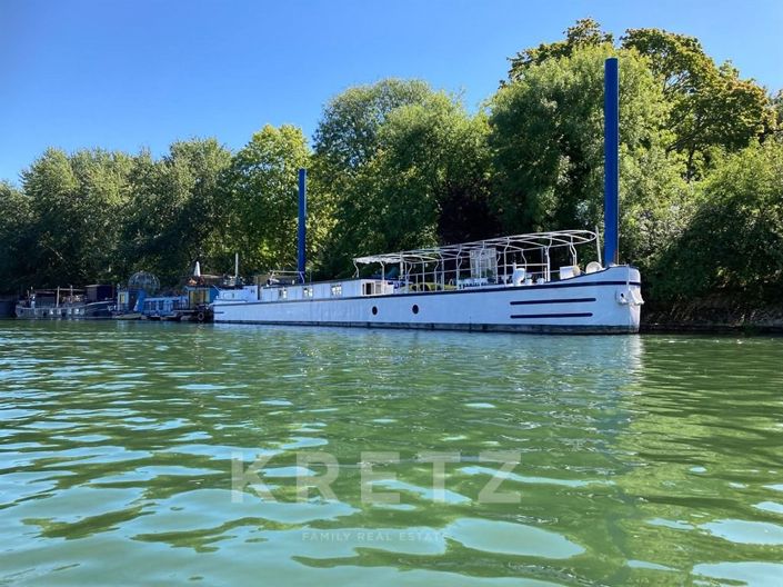 Houseboat 6 rooms Terrace and privileged surroundings