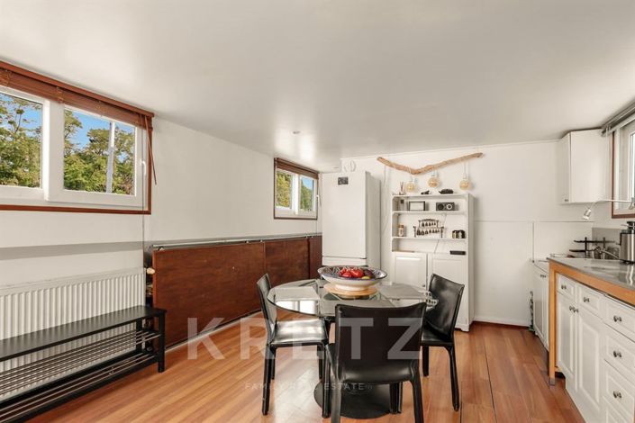 Image No.11-2 Bed House for sale