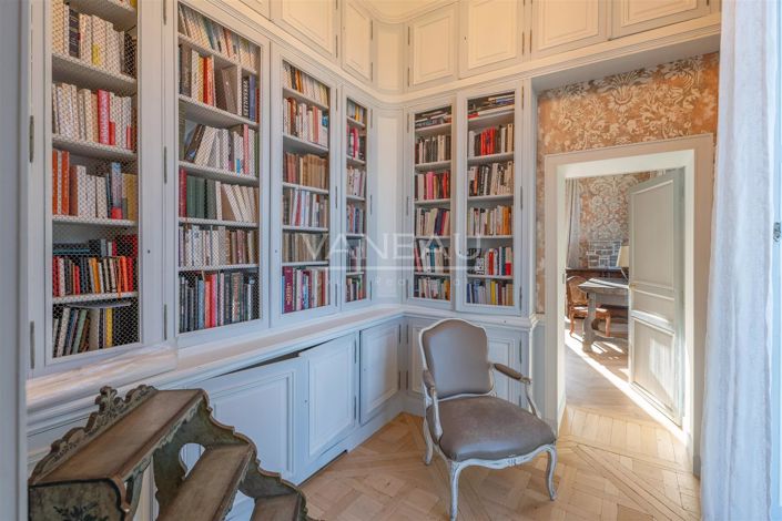 Image No.23-Appartement de 17 chambres à vendre à Fontainebleau