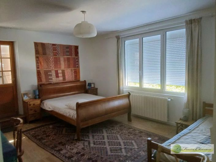 Image No.5-4 Bed House for sale
