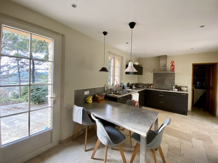Image No.7-4 Bed Property for sale