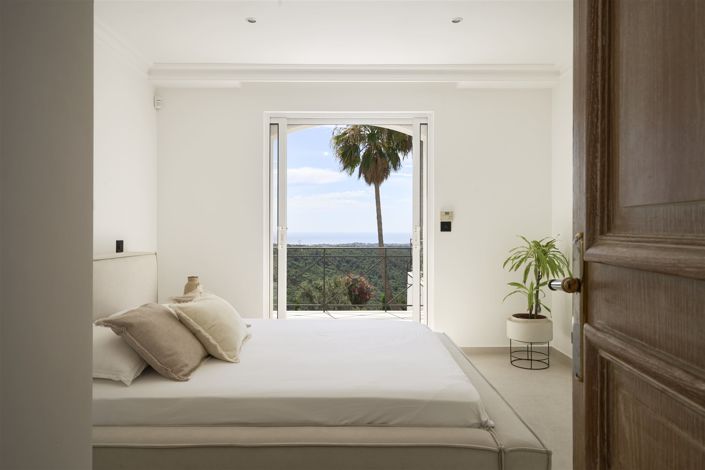 Image No.19-5 Bed House for sale