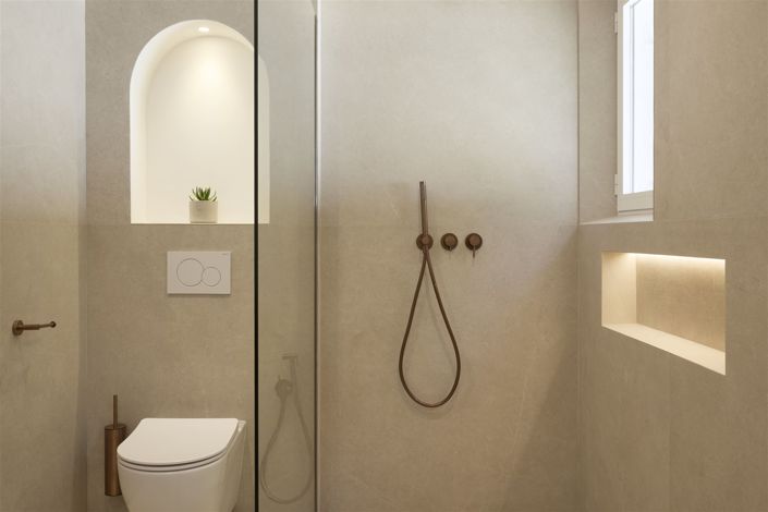 Image No.20-5 Bed House for sale