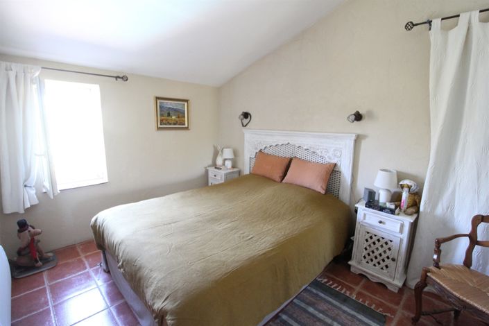 Image No.16-5 Bed House for sale