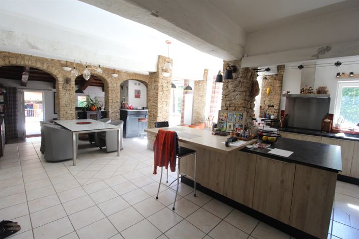 Image No.4-5 Bed House for sale