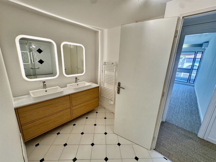 Image No.17-3 Bed Apartment for sale