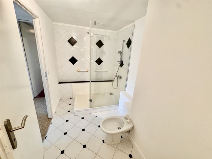 Image No.18-3 Bed Apartment for sale