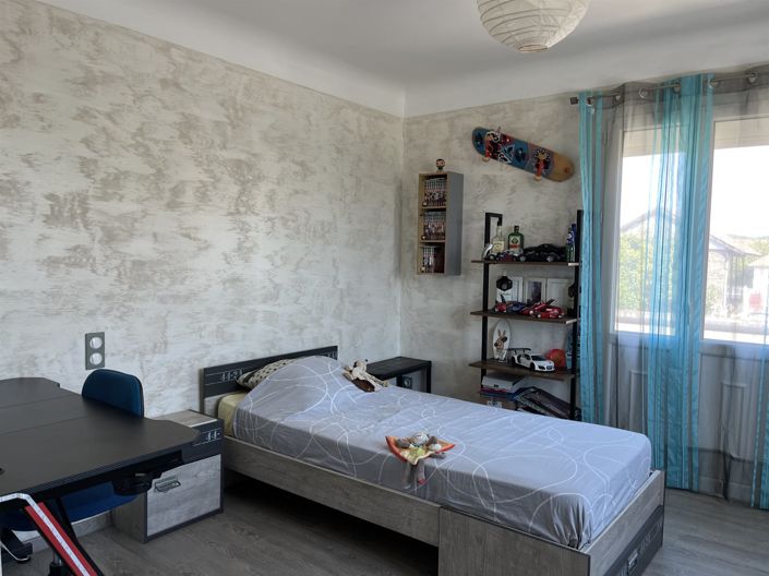 Image No.10-3 Bed House for sale