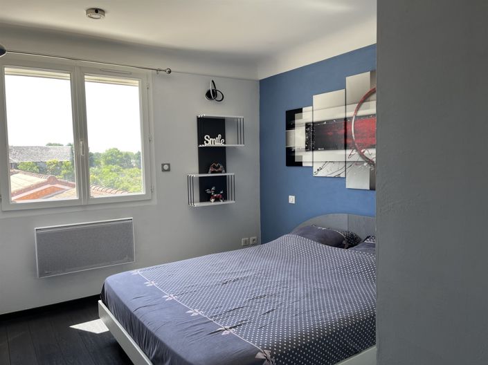 Image No.11-3 Bed House for sale