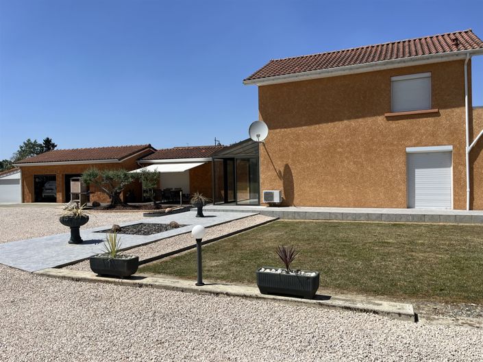 Image No.18-3 Bed House for sale