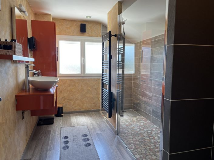 Image No.7-3 Bed House for sale