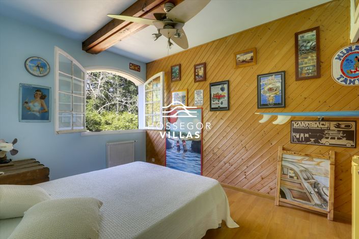 Image No.8-5 Bed House for sale