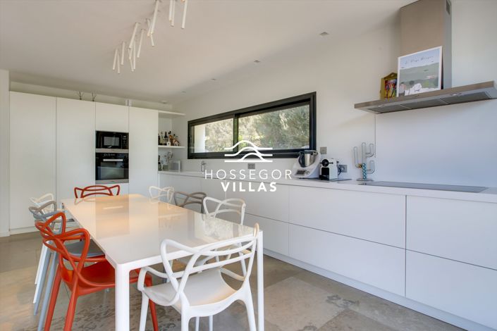 Image No.9-4 Bed House for sale