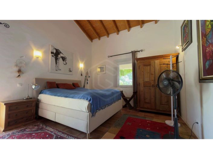 Image No.18-5 Bed House for sale