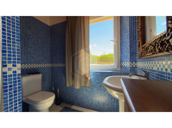 Image No.21-5 Bed House for sale