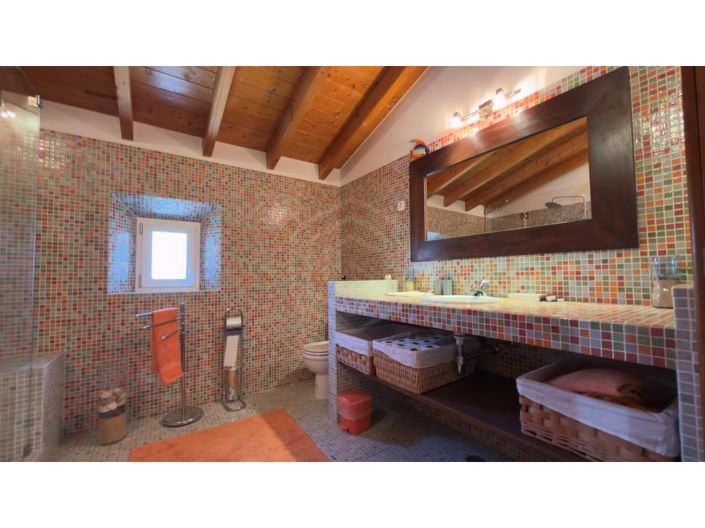 Image No.23-5 Bed House for sale