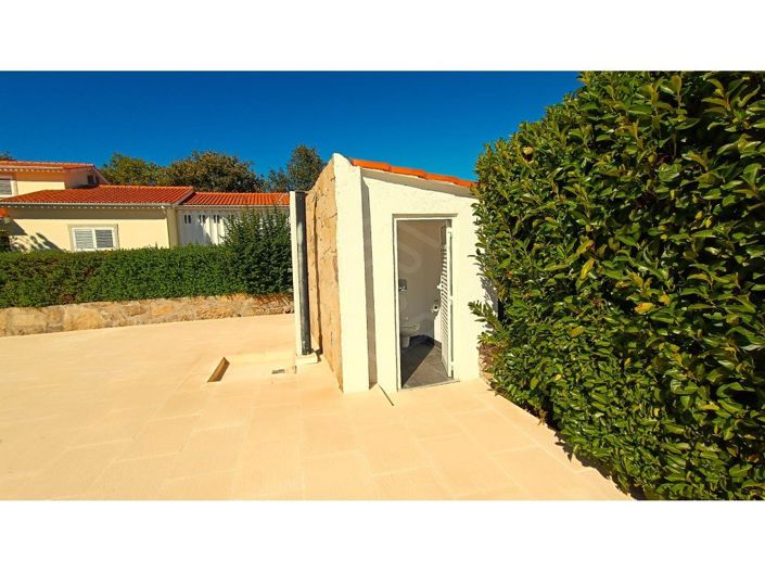 Image No.22-4 Bed House for sale