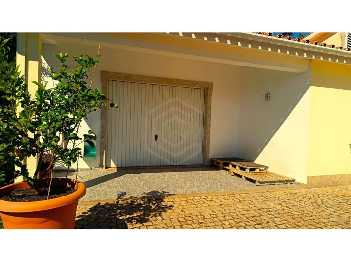 Image No.25-4 Bed House for sale